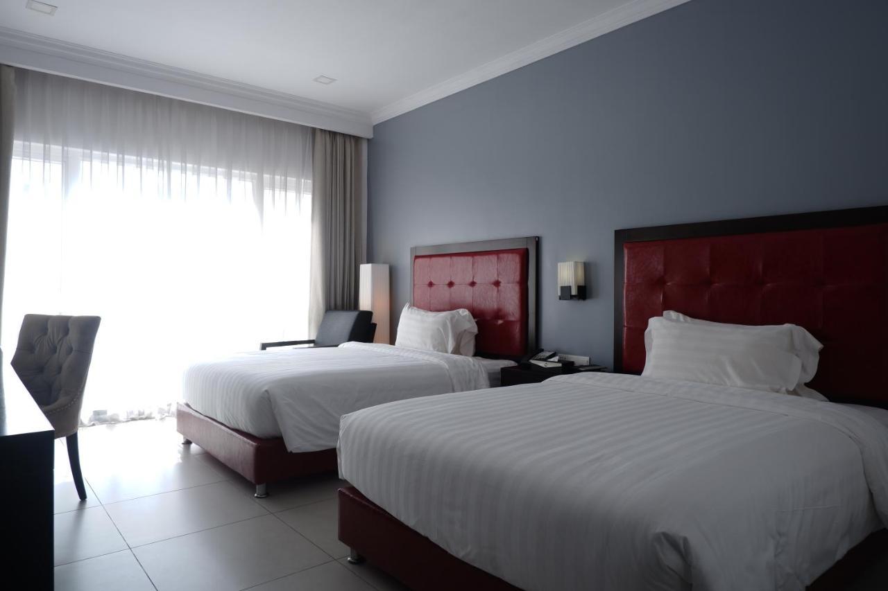 Queenco Hotel & Casino Sihanoukville Ngoại thất bức ảnh